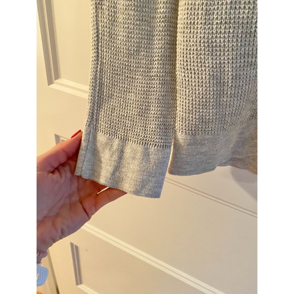 American Eagle Sweater - Picture 4 of 4